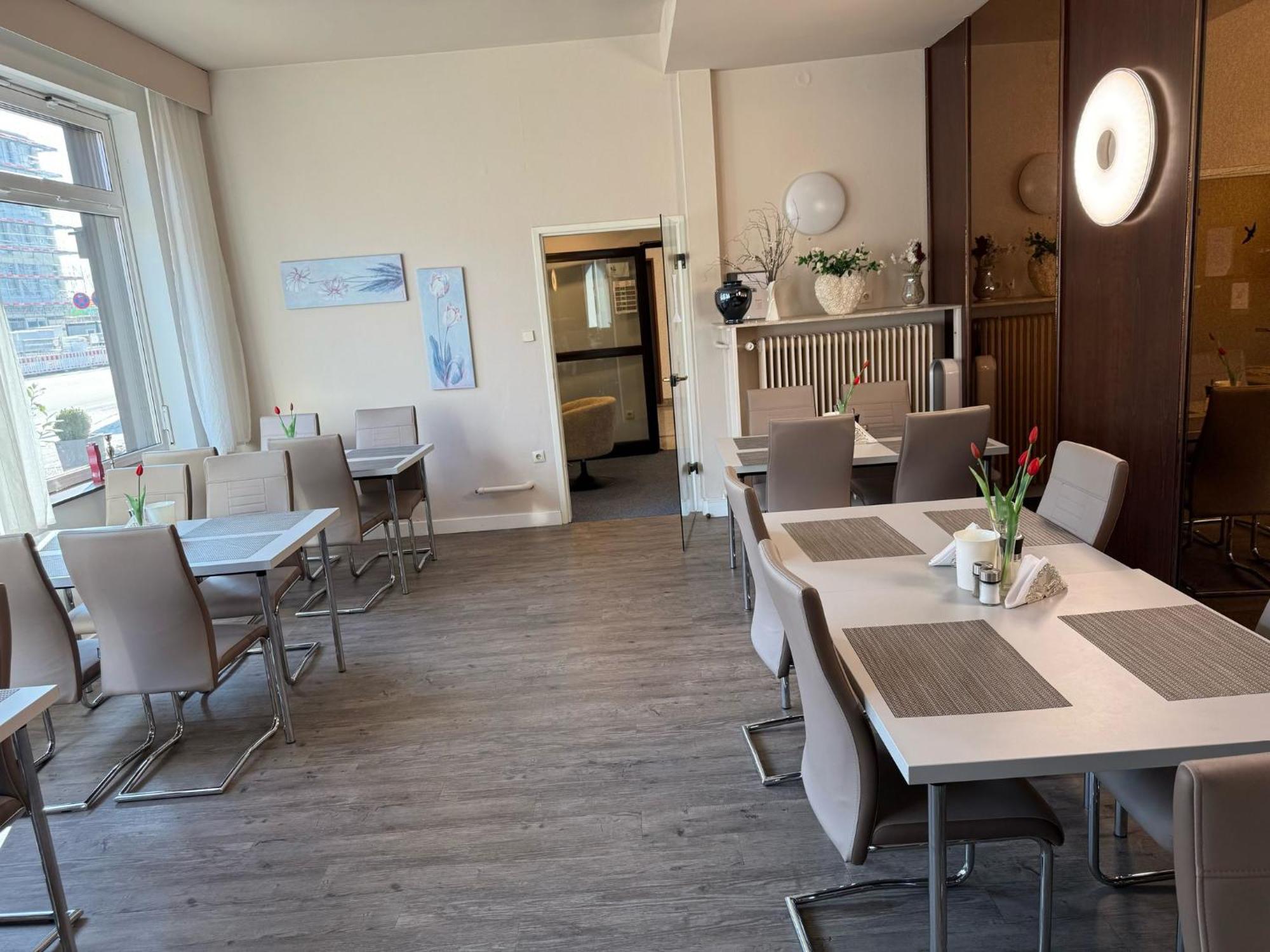 Hotel Erlenstegen Nuremberg ภายนอก รูปภาพ