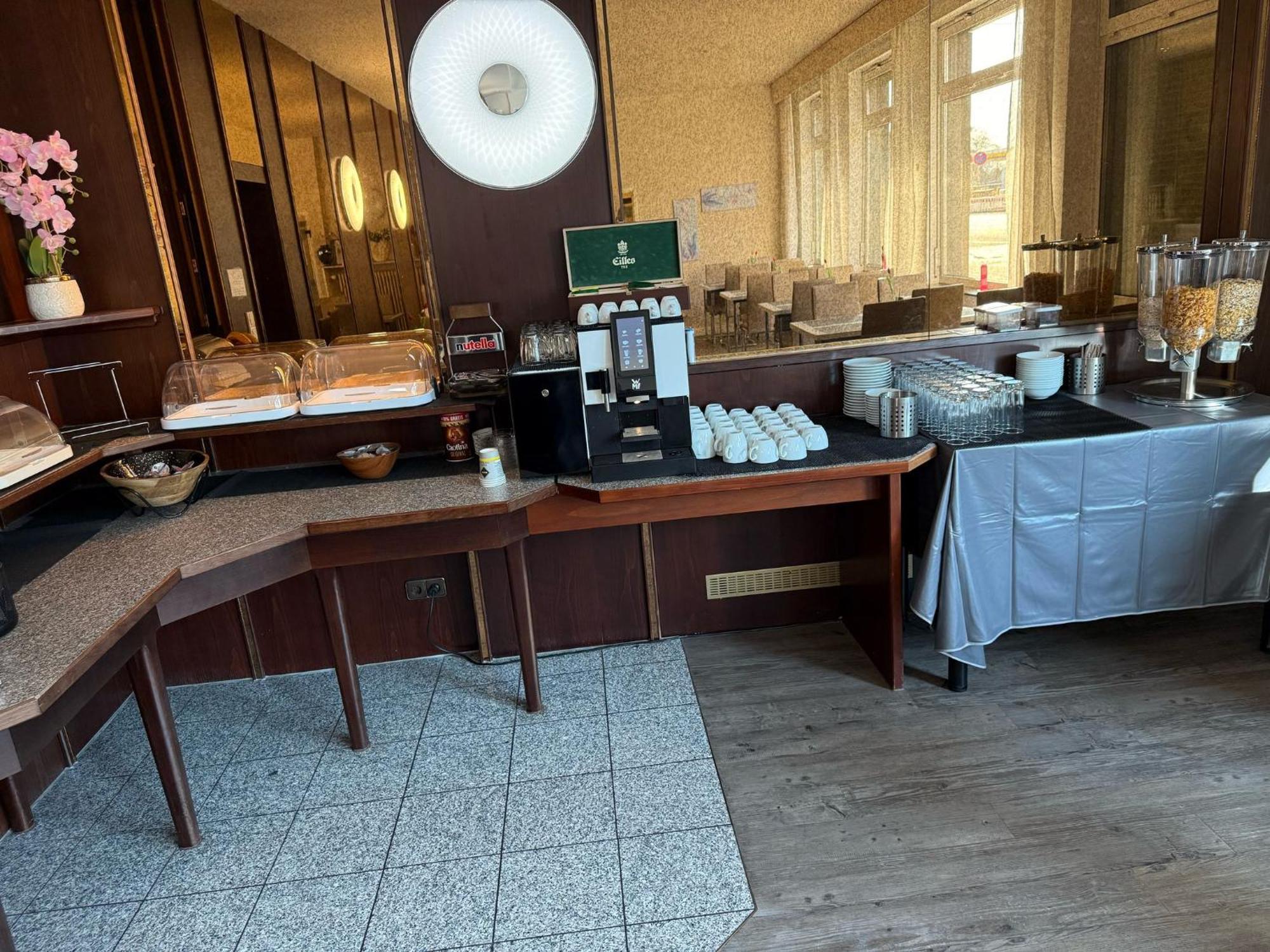Hotel Erlenstegen Nuremberg ภายนอก รูปภาพ