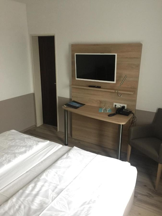 Hotel Erlenstegen Nuremberg ภายนอก รูปภาพ